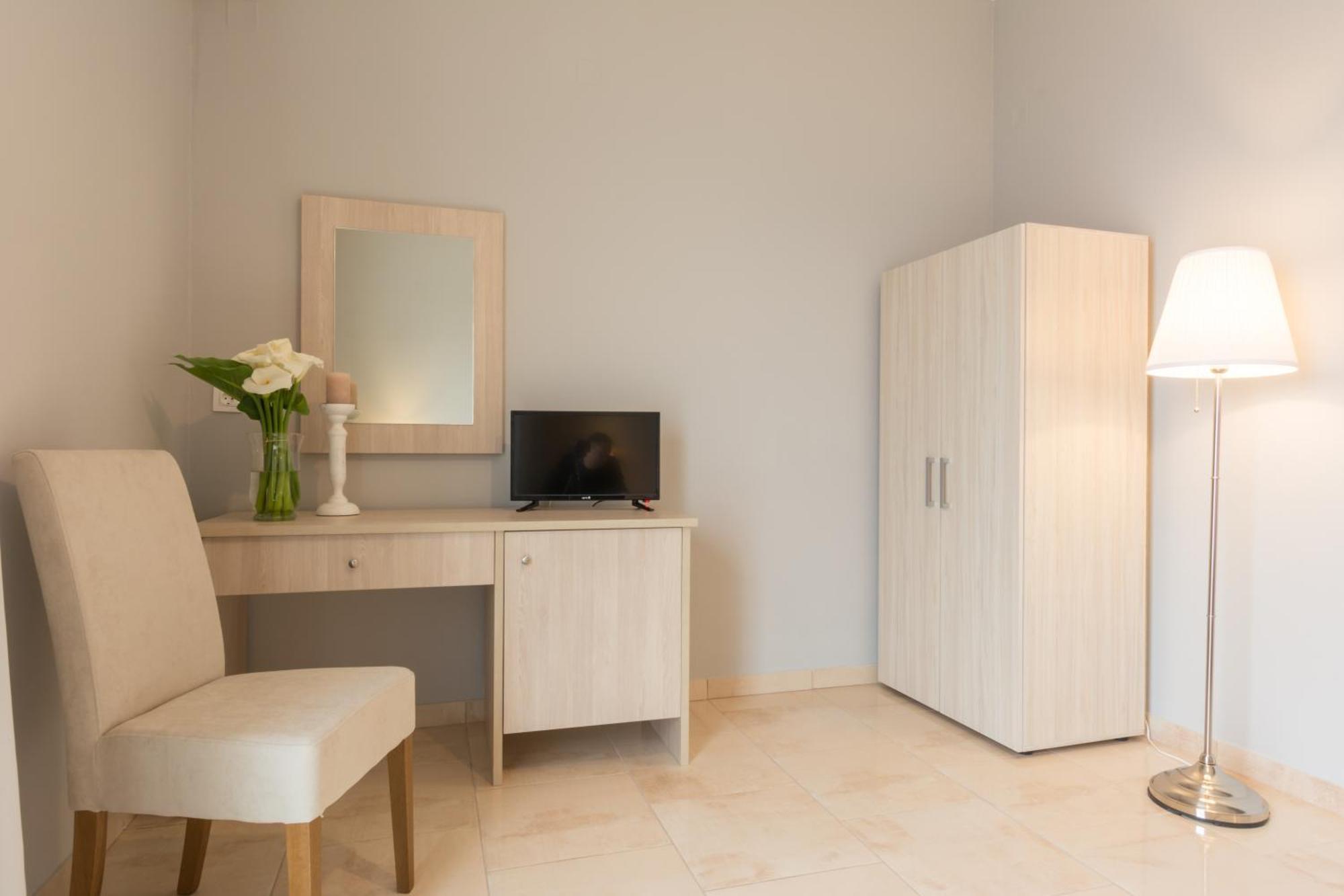 Corfu Aquamarine Aparthotel Notos Room photo